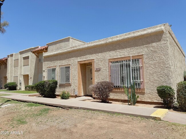 8052 N 31st Ln in Phoenix, AZ - Building Photo - Building Photo