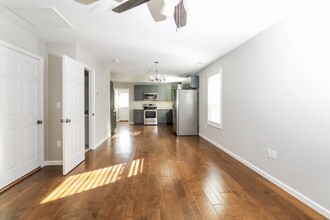 531 Sycamore Br Rd in Asheville, NC - Building Photo - Building Photo