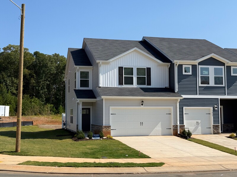 1027 Winding Spg Dr in Mebane, NC - Building Photo