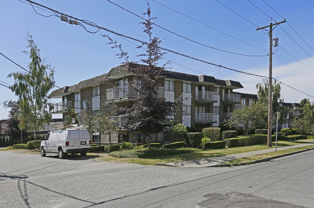 San Mateo Apartments in New Westminster, BC - Building Photo