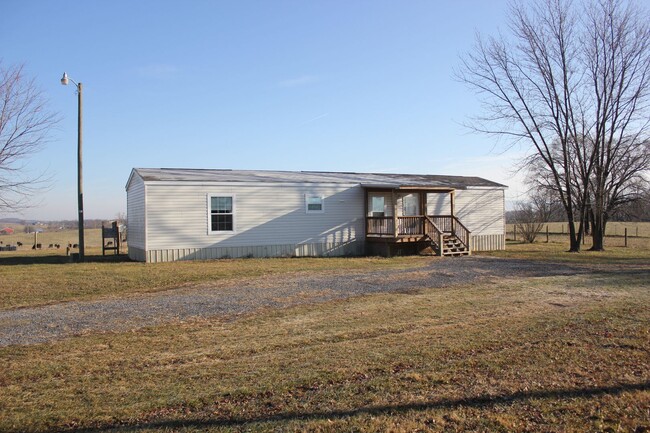 6242 Crossroads Ln in Timberville, VA - Building Photo - Building Photo