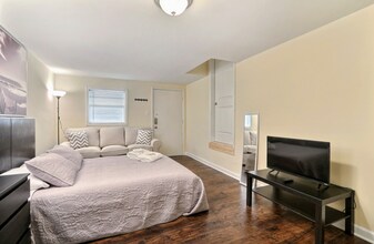 2020 Hawthorne St in Savannah, GA - Building Photo - Building Photo