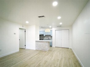 708 Angelina Ln in Lakeland, FL - Building Photo - Building Photo