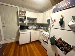 14 Alberta Ter, Unit 1 in Cambridge, MA - Building Photo - Building Photo