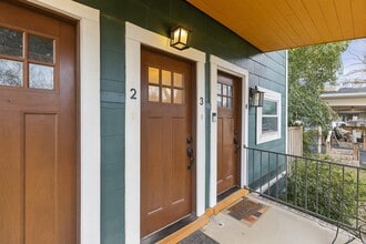 5309 East Side Ave, Unit #1 in Dallas, TX - Foto de edificio - Building Photo