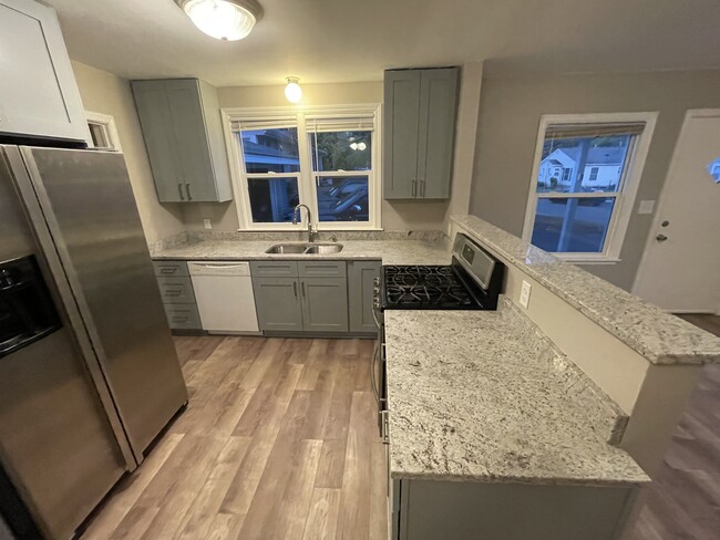 1411 Lake St NE in Hopkins, MN - Building Photo - Building Photo