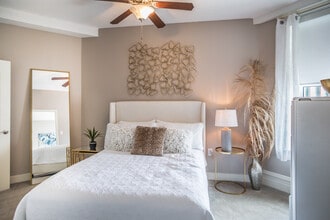 Gayoso House & Pembroke Square in Memphis, TN - Building Photo - Interior Photo