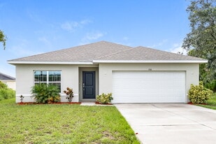 1708 Minnow Ct in Poinciana, FL - Building Photo
