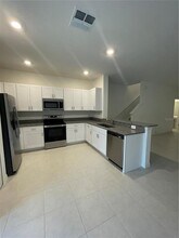 10114 Honey Hammock Wy in San Antonio, FL - Building Photo - Building Photo