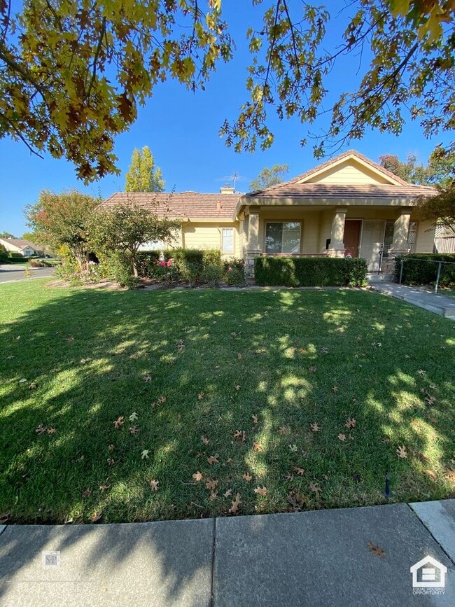 754 E MacArthur St in Sonoma, CA - Building Photo - Building Photo