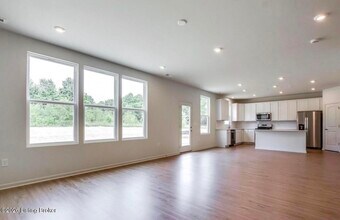 4707 Golden Eagle Dr in Louisville, KY - Building Photo - Building Photo