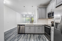 9250 Fox Sparrow Rd in Westchase, FL - Building Photo - Building Photo