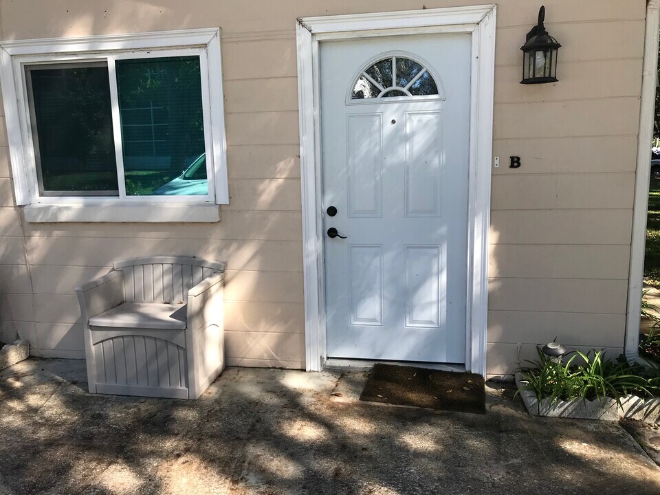 1005 Vine St in Daytona Beach, FL - Building Photo