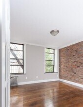 343 E 8th St, Unit 2B in New York, NY - Building Photo - Building Photo