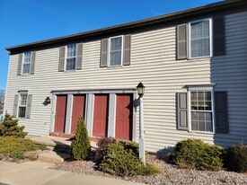 94 Westpointe Ln in Ephrata, PA - Building Photo