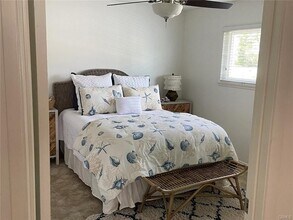4608 Via Vista Cir in Huntington Beach, CA - Foto de edificio - Building Photo