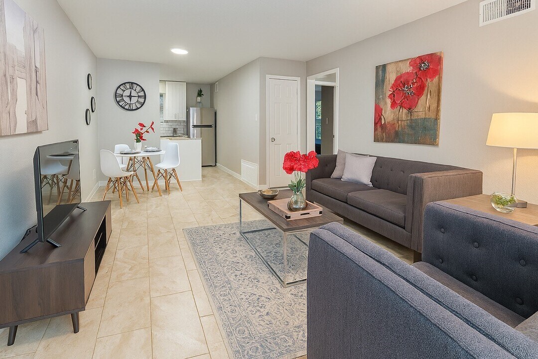 3316 N MacGregor Way in Houston, TX - Building Photo