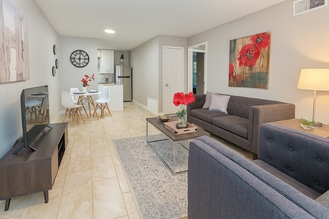 property at 3316 N MacGregor Way