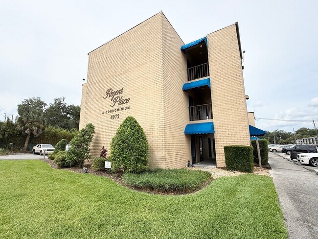 4975 San Jose Blvd in Jacksonville, FL - Building Photo - Building Photo
