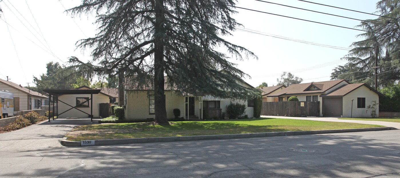 1530 Encino Ave in Monrovia, CA - Foto de edificio