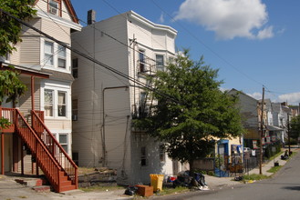 133 N 3rd St in Paterson, NJ - Building Photo - Building Photo