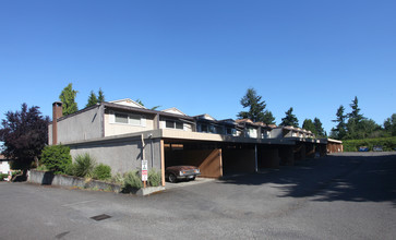 Sun Vista Apartments in Kent, WA - Building Photo - Building Photo