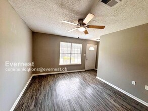 1800 Labette Manor Dr in Little Rock, AR - Building Photo - Building Photo