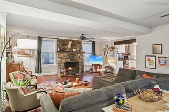 916 E End Rd in Newton, NJ - Foto de edificio - Building Photo