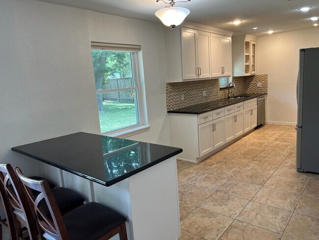5910 Dawnridge Dr in Houston, TX - Foto de edificio - Building Photo