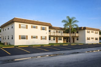 3721 SW 59 Terr Davie, FL 33314 in Fort Lauderdale, FL - Foto de edificio - Building Photo