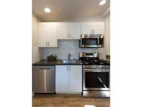 198 E 1st Ave in Chico, CA - Building Photo - Building Photo