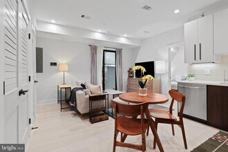 3933 14th St NW-Unit -2 in Washington, DC - Building Photo - Building Photo