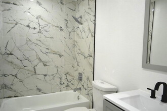 920 NW 87th Ave in Miami, FL - Building Photo - Building Photo