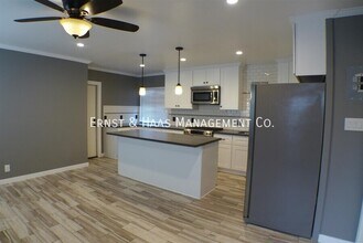 2355 W Lincoln St in Long Beach, CA - Building Photo - Building Photo