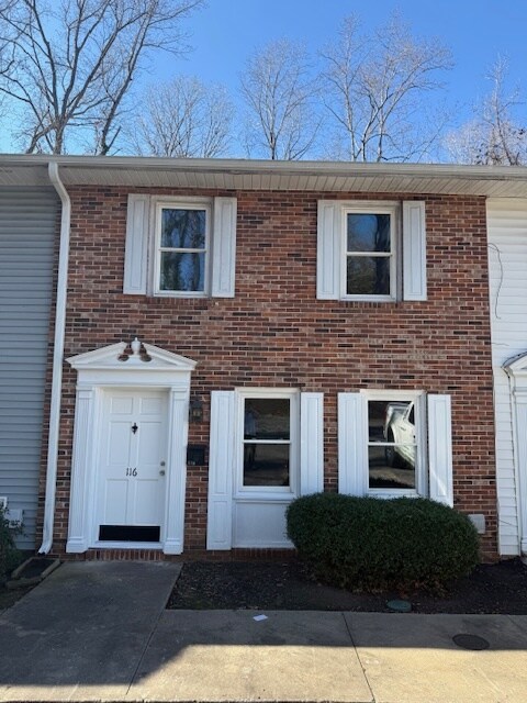 116 Pine Creek Court Ext in Greenville, SC - Foto de edificio