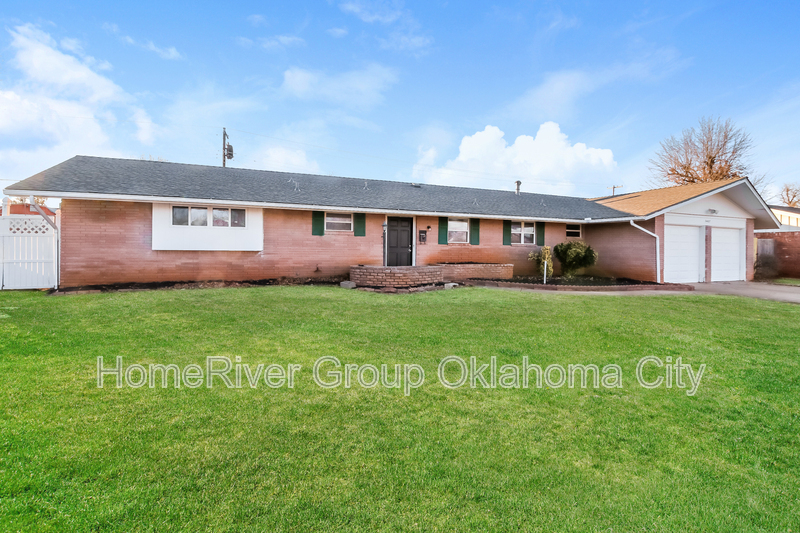 3407 Oakhurst Dr in Midwest City, OK - Building Photo