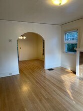 2433-2435 NW Northrup St in Portland, OR - Building Photo - Building Photo