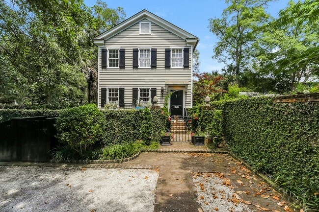 property at 84 1/3 King St