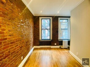 E 13TH ST., Unit 3E in New York, NY - Foto de edificio - Building Photo