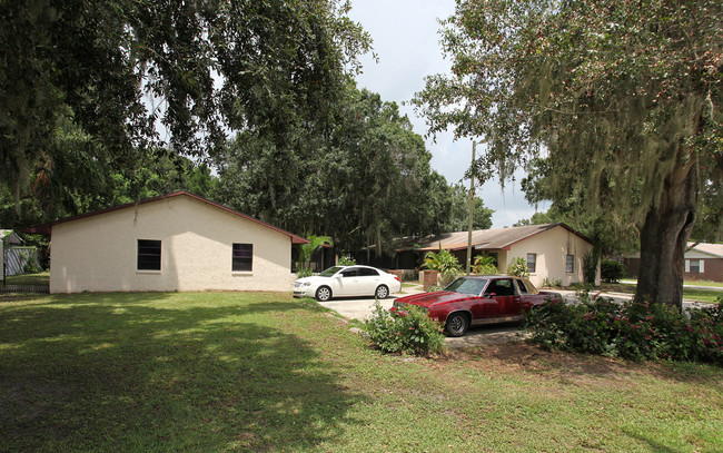 2101-2105 Avenue G NW in Winter Haven, FL - Building Photo - Building Photo