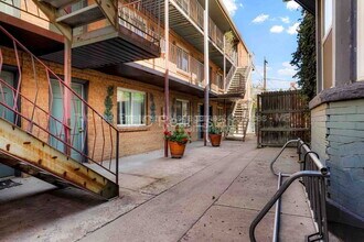 1138 Corona St in Denver, CO - Foto de edificio - Building Photo