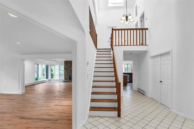 11 Overlook Way in East Setauket, NY - Building Photo - Building Photo
