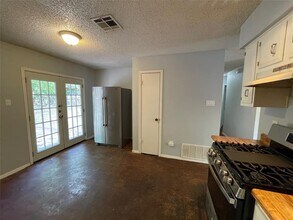 7712 Elderberry Dr in Austin, TX - Building Photo - Building Photo