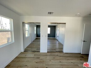 1554 Winona Blvd in Los Angeles, CA - Building Photo - Building Photo