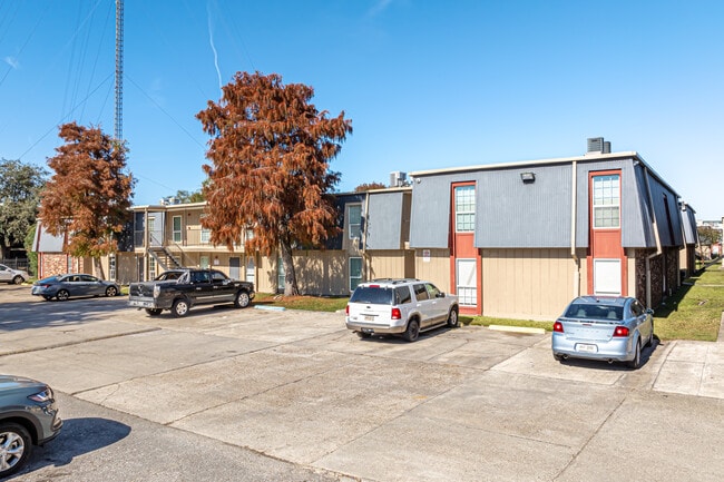 Whispering Palms in New Orleans, LA - Building Photo - Building Photo