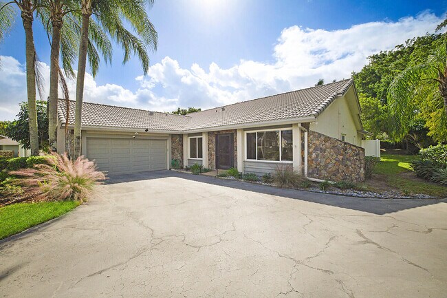 20816 Sugarloaf Ln in Boca Raton, FL - Building Photo - Building Photo