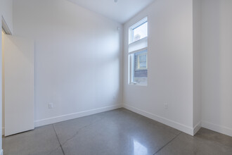 64 Park St in Reno, NV - Building Photo - Interior Photo