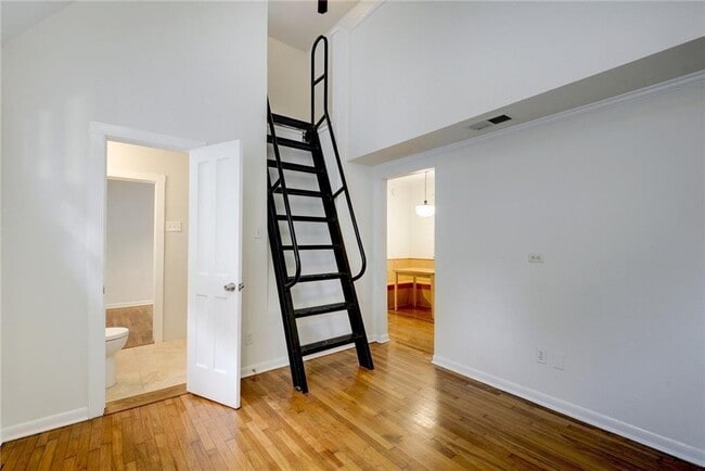 property at 1110 W 22nd St
