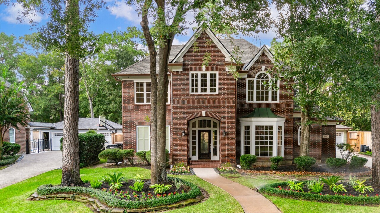 106 N Floral Leaf Cir in Spring, TX - Building Photo