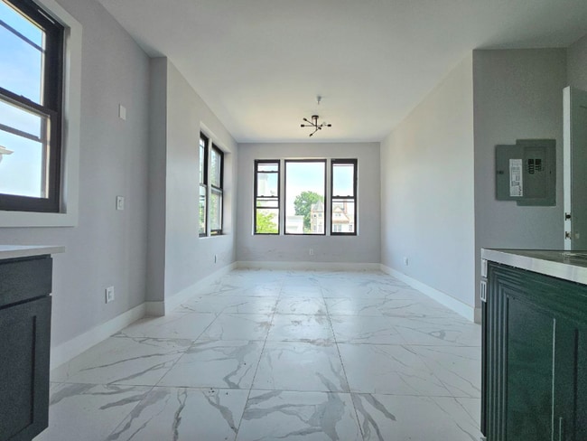 226 Roseville Ave in Newark, NJ - Building Photo - Building Photo